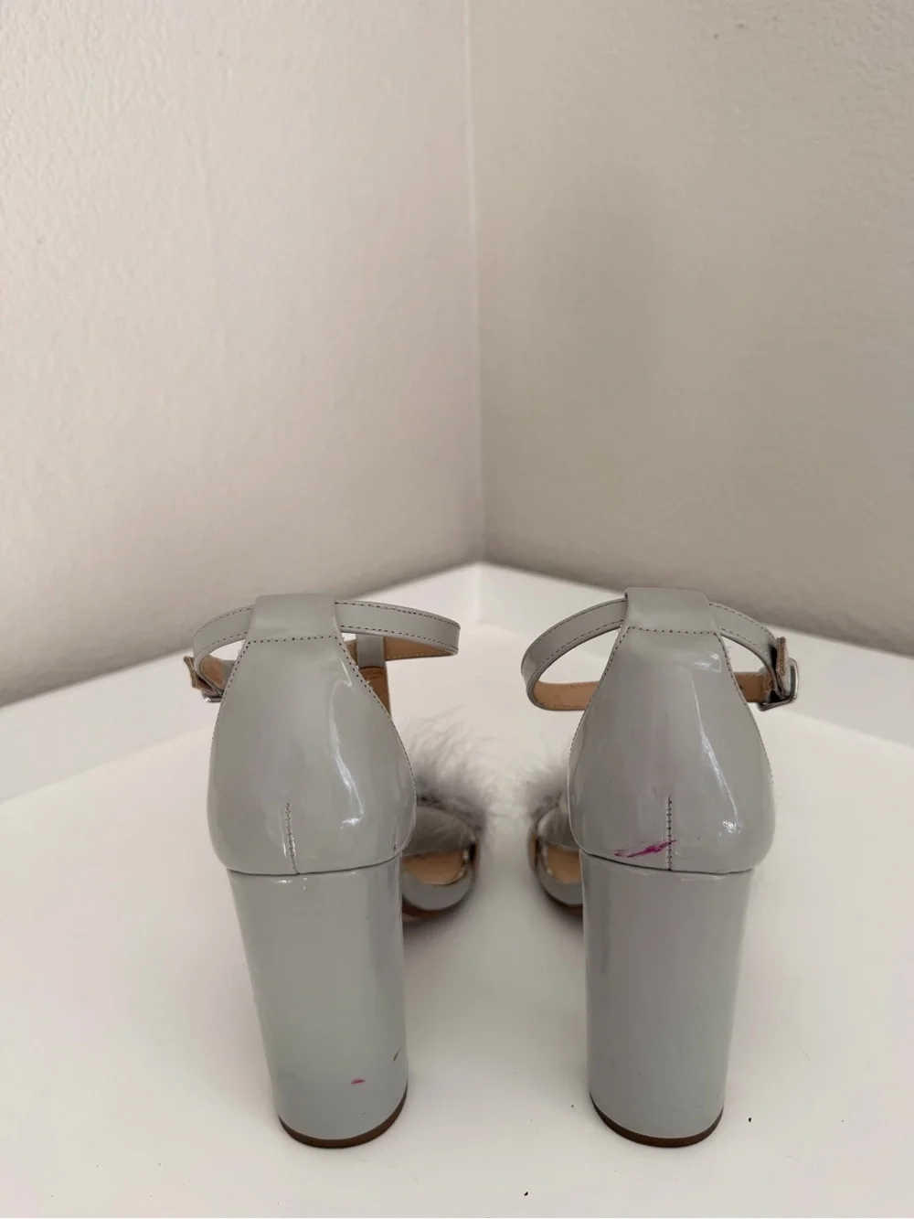 London Dune (Topshop) Light Gray Feather T‑Strap Block Heels